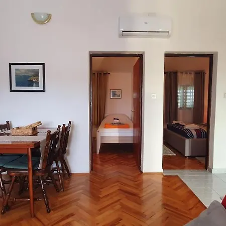 Suky Apartment